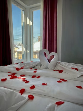 Classic Double or Twin Room | Free WiFi, bed sheets