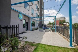 Exterior - Tru by Hilton McKinney (MCKINNEY)