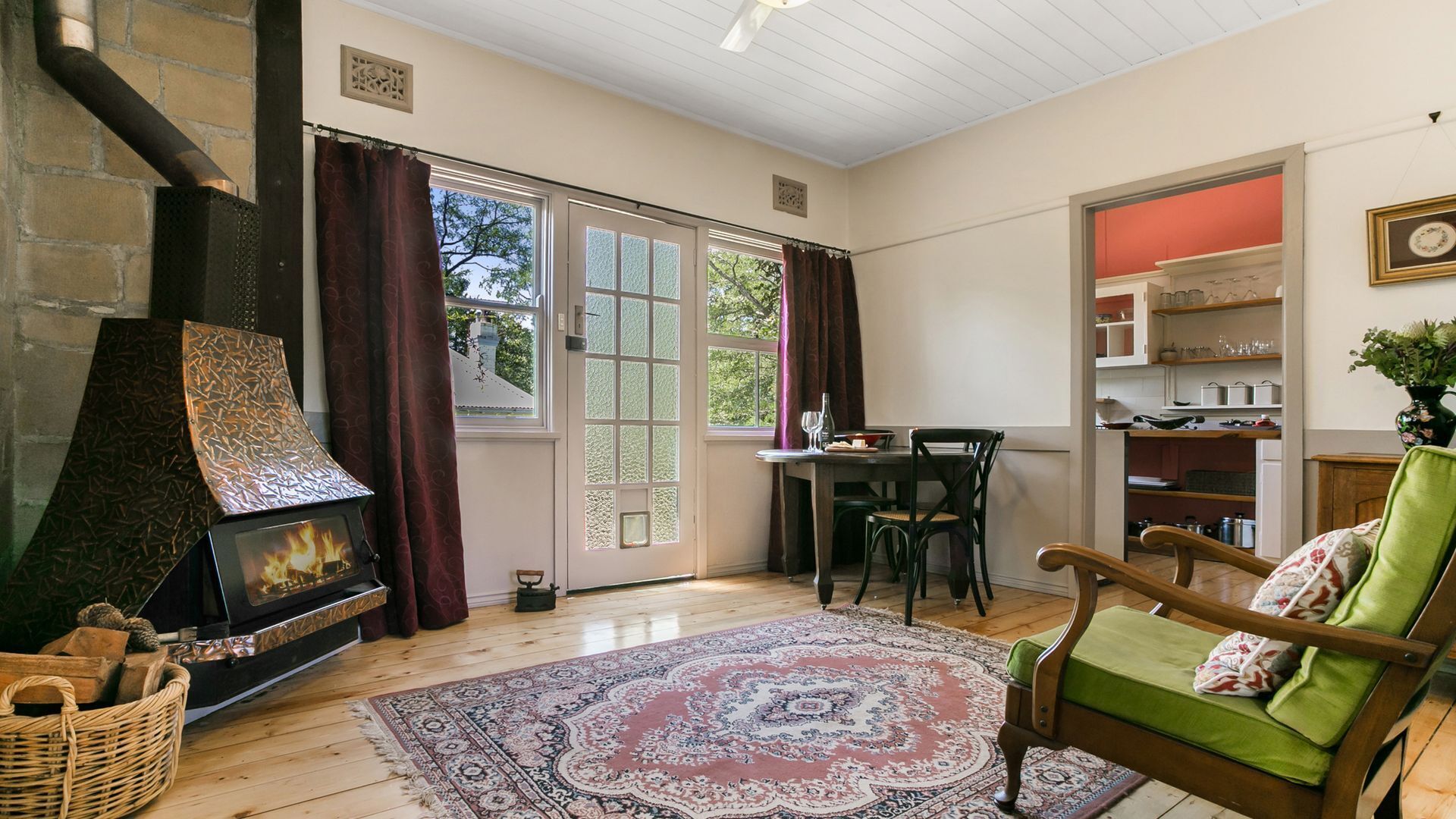 Smart TV, fireplace, DVD player