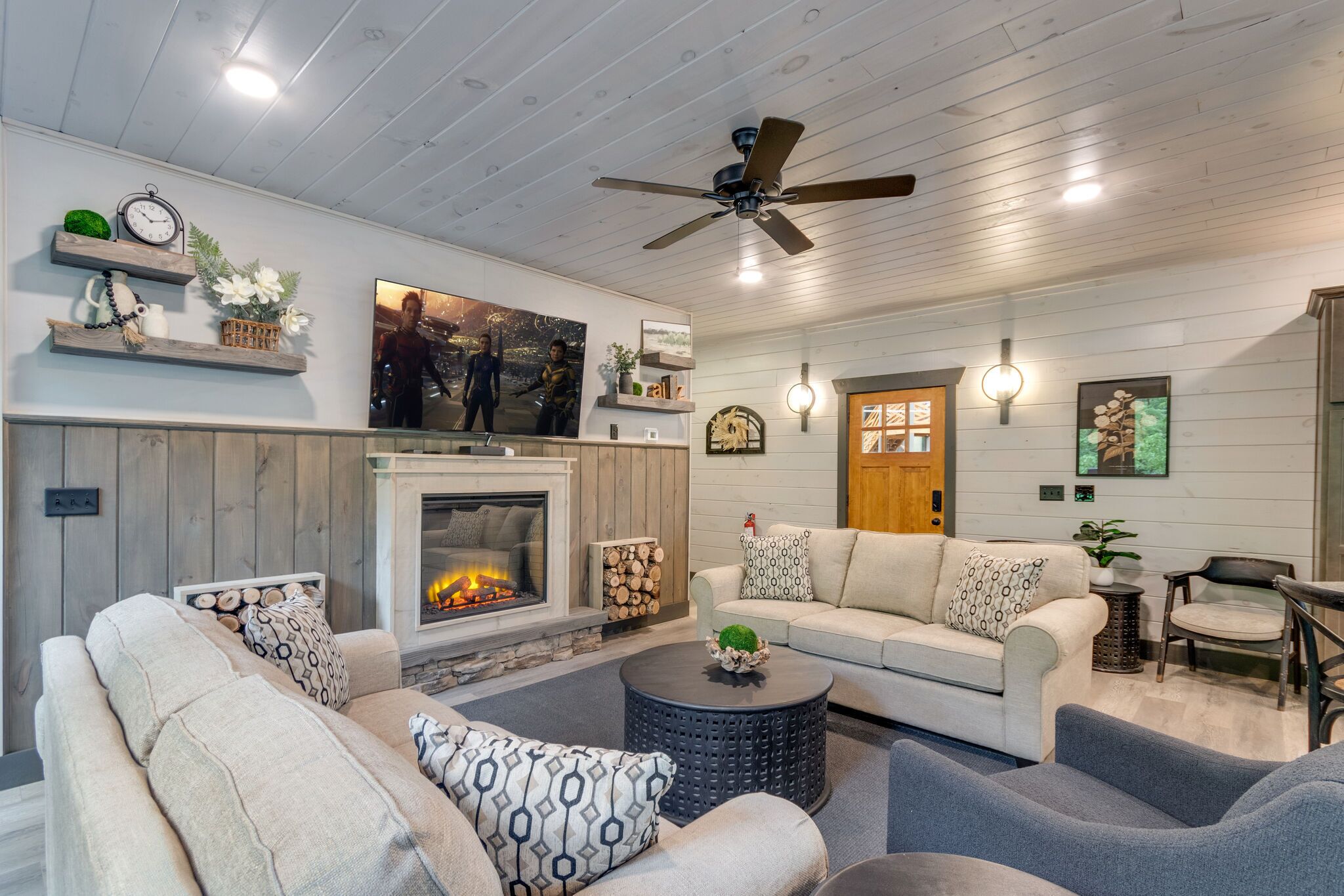 BRAND NEW 4 BEDROOM - BEAR CREEK LODGE!