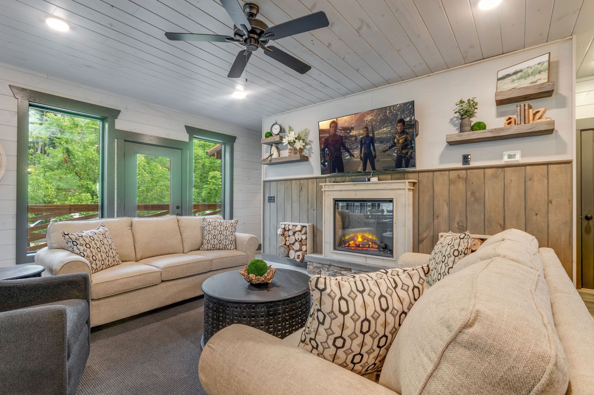 BRAND NEW 4 BEDROOM - BEAR CREEK LODGE!