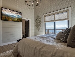 8 bedrooms, free WiFi, bed sheets