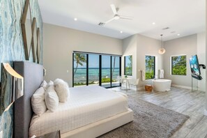 7 bedrooms, free WiFi, bed sheets, wheelchair access - Evolution: Stay a Week Save 20%; Luxe Single-Level Villa w/Pool + Jacuzzi (Bodden Town)
