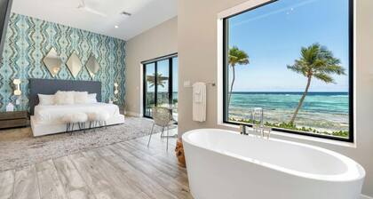 Evolution: Luxe Single-level Villa w/Private Pool, Jacuzzi, Dock