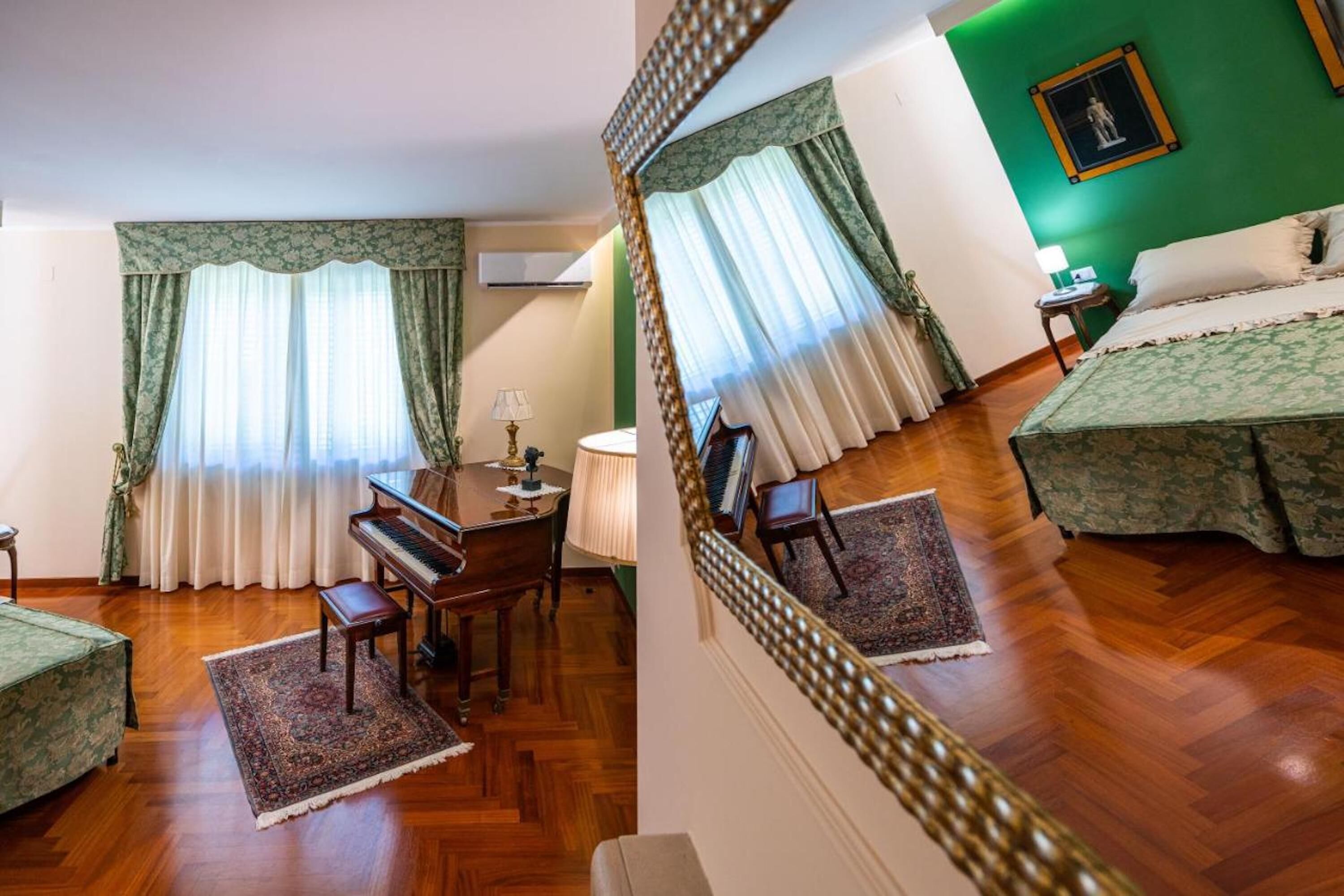 Romantic Apartment With Hot Tub