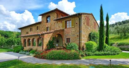 Villa Bellostare – Deluxe holiday villa with private pool in Tuscany