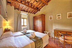 5 Schlafzimmer, Bügeleisen/Bügelbrett, Reisekinderbett, kostenloses WLAN