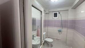 Classic Double Room Single Use | Bathroom