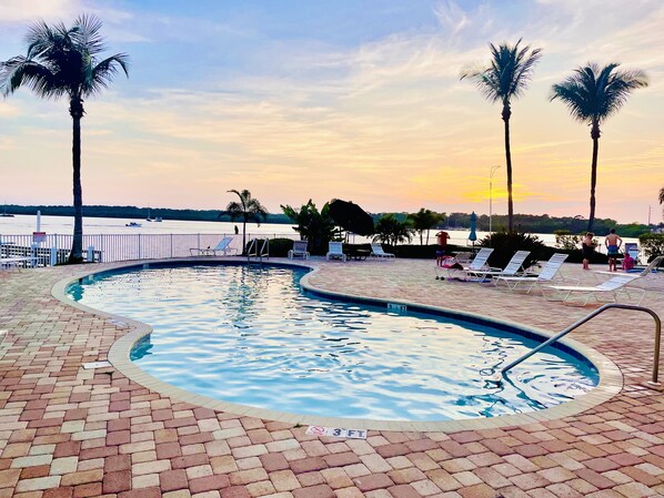 Ulkouima-allas, lämmitetty uima-allas