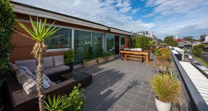 Beautiful 1-bed in St Kilda w/ Parking & Terrace