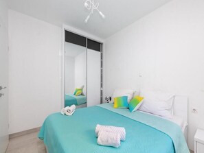 2 bedrooms, WiFi, bed sheets - Garden aparment!!! (Trogir)