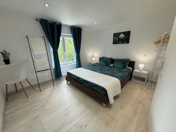 3 bedrooms, iron/ironing board, travel crib, WiFi