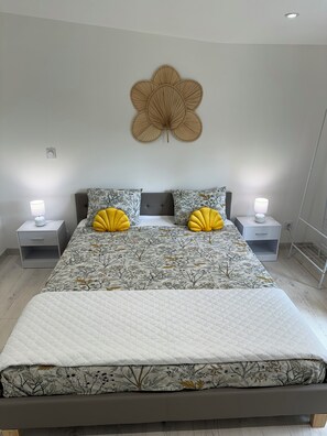 3 bedrooms, iron/ironing board, travel cot, WiFi