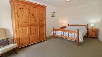 4 bedrooms, individually decorated, individually furnished, free WiFi