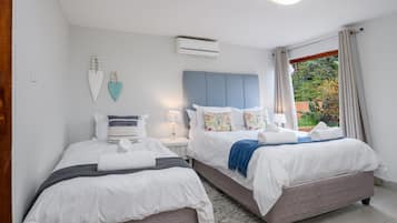 Classic Villa | 2 bedrooms, iron/ironing board, free wired Internet, bed sheets