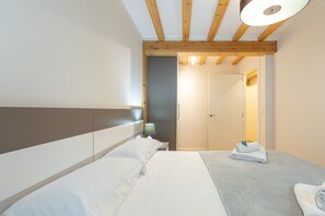 2 chambres, fer et planche à repasser, Wi-Fi, literie fournie