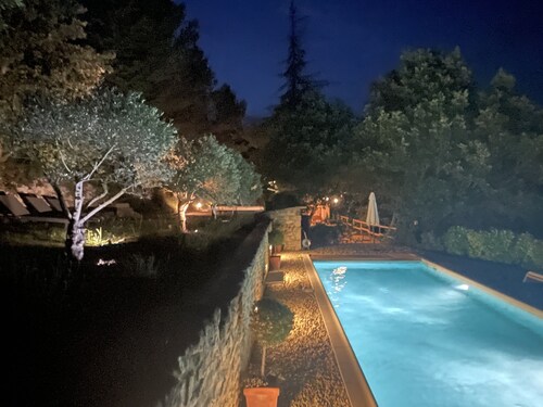 18th-century Provençal farmhouse, chic and rustic, restored and air-conditioned