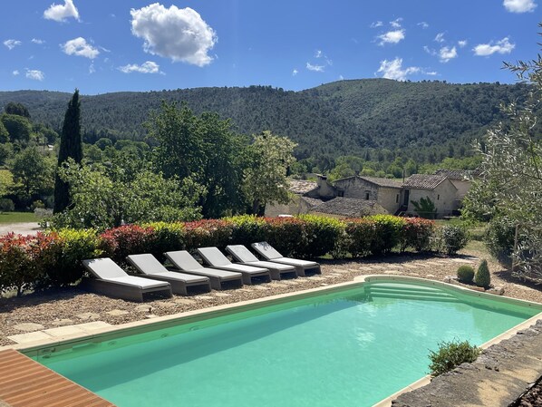 Piscine extérieure, piscine chauffée