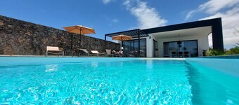 CASA NIDO - Modern, very spacious villa with heated pool