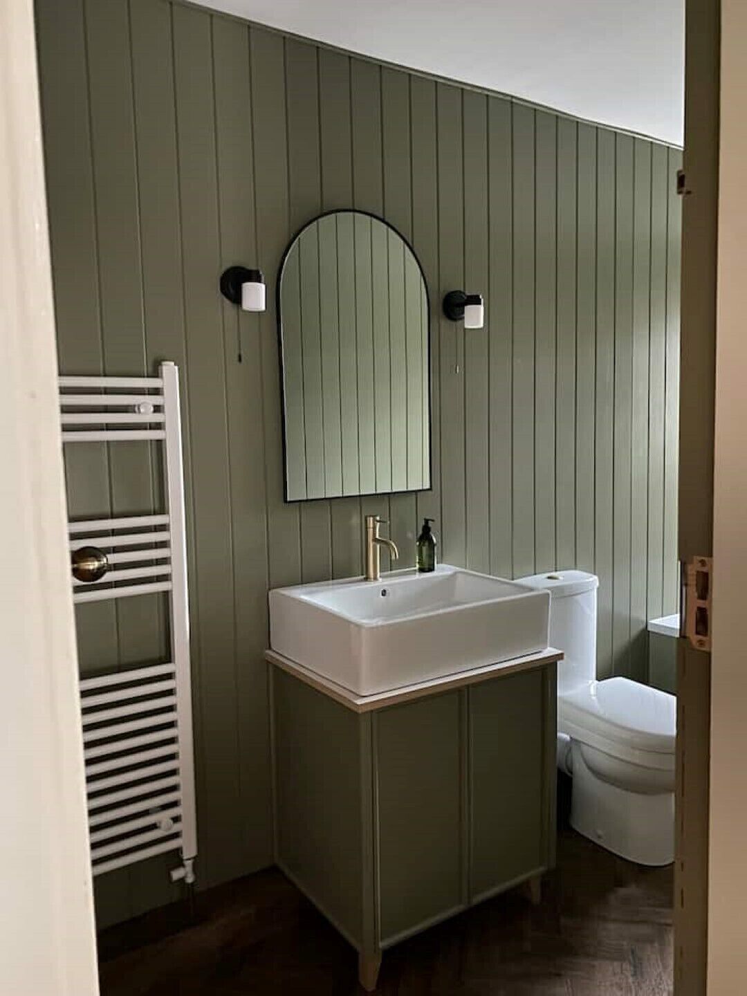 Peverel House, Tideswell. Sleeps 4, Dog Friendly