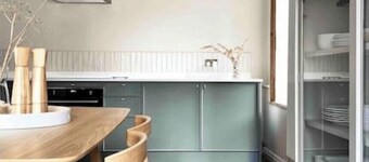 Peverel House, Tideswell. Sleeps 4, Dog Friendly