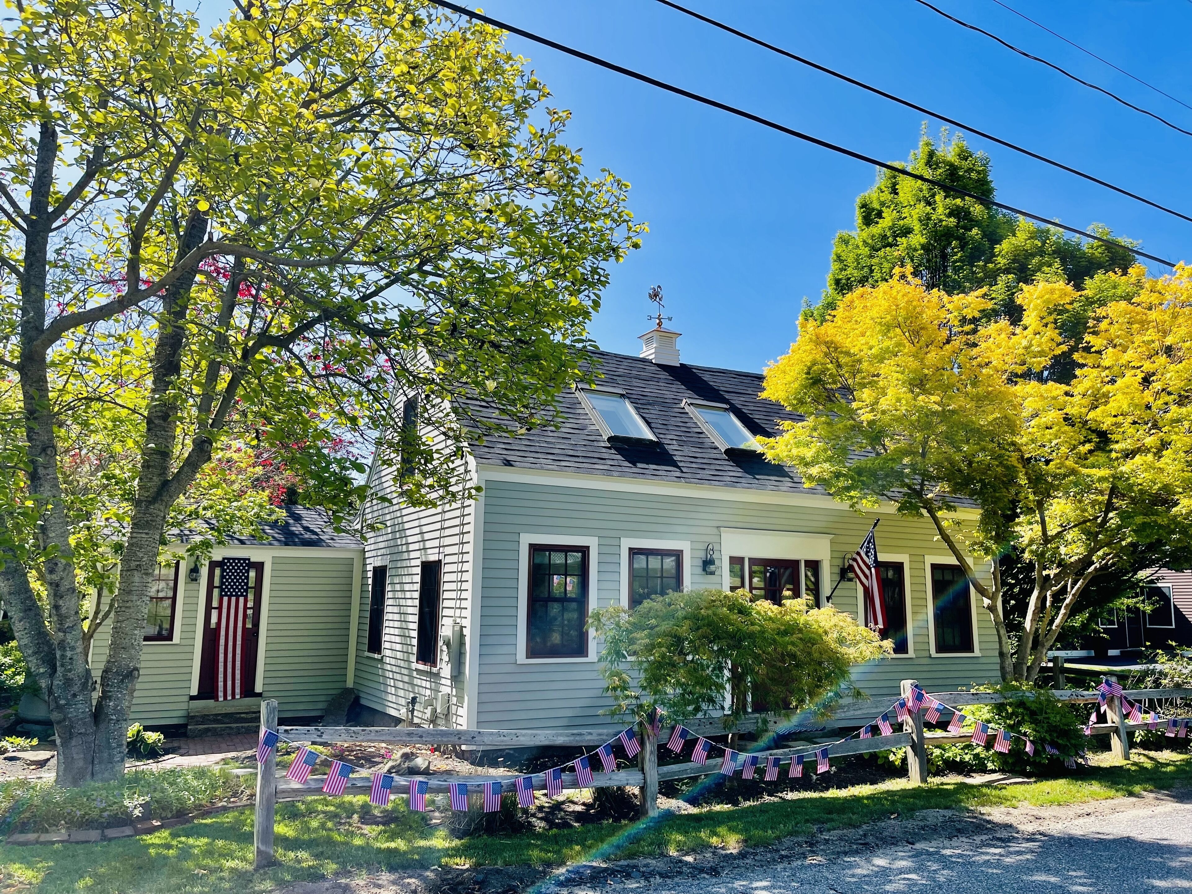 Charming 1796 Frenchmans Cottage in the heart of Kennebunkport and Cape Porpoise