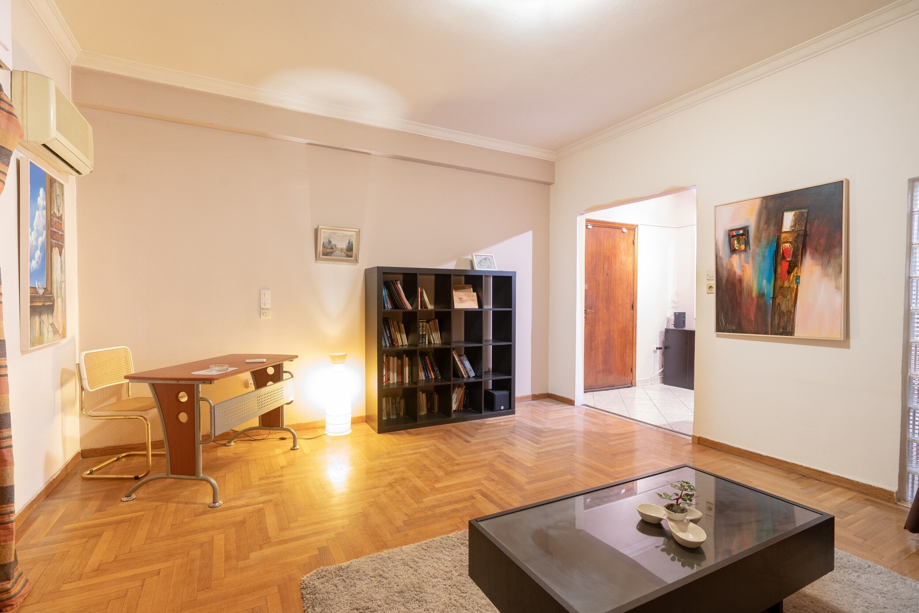 Victoria metro st. 2 bedrooms 4 persons apartment