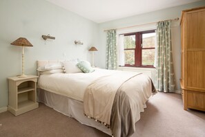 4 Schlafzimmer, Bügeleisen/Bügelbrett, Reisekinderbett, WLAN