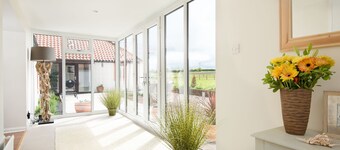 WESTWOOD COTTAGE - A spacious farm cottage close to superb East Lothian beaches 
