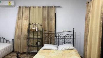1 bedroom, bed sheets