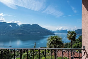 Family Apartment, 2 Bedrooms, Mountainside (Casa panoramica 1) | Property grounds