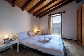 Family Apartment, 2 Bedrooms, Mountainside (Casa panoramica 1) | 2 bedrooms, iron/ironing board, free WiFi, bed sheets