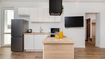 Apartment, 1 Bedroom, Balcony | Private kitchen | Microwave, oven, dishwasher, cookware/dishes/utensils