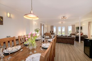 Dining - 5 Star Award Winning House - The Capercaillie - sleeps 10 with Hot Tub (Lauder)