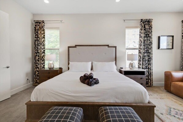 3 bedrooms, iron/ironing board, WiFi, bed sheets