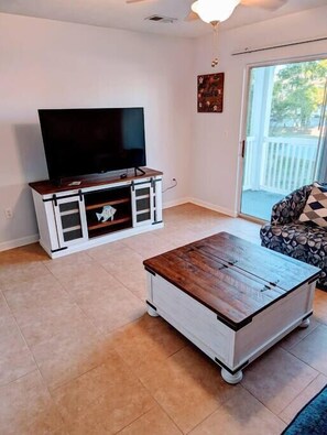 TV - Peaceful Golf Course Condo (Myrtle Beach)