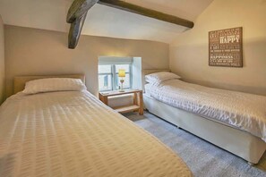 3 bedrooms, desk, iron/ironing board, travel crib - Host & Stay | Derwent (Consett)