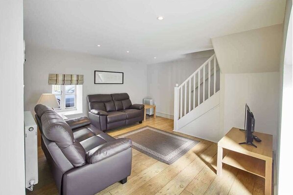 TV, offices - Host & Stay | Mill (Consett)