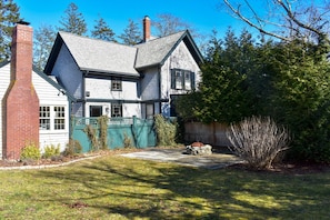 Exterior - Stately 4 bedroom home, less than a mile to Corporation Beach (Dennis)