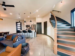 Smart TV, fireplace