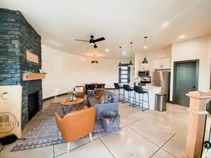 Smart TV, fireplace - The Silo - Unique Experience, Lake, Firepit, BBQ (vian)