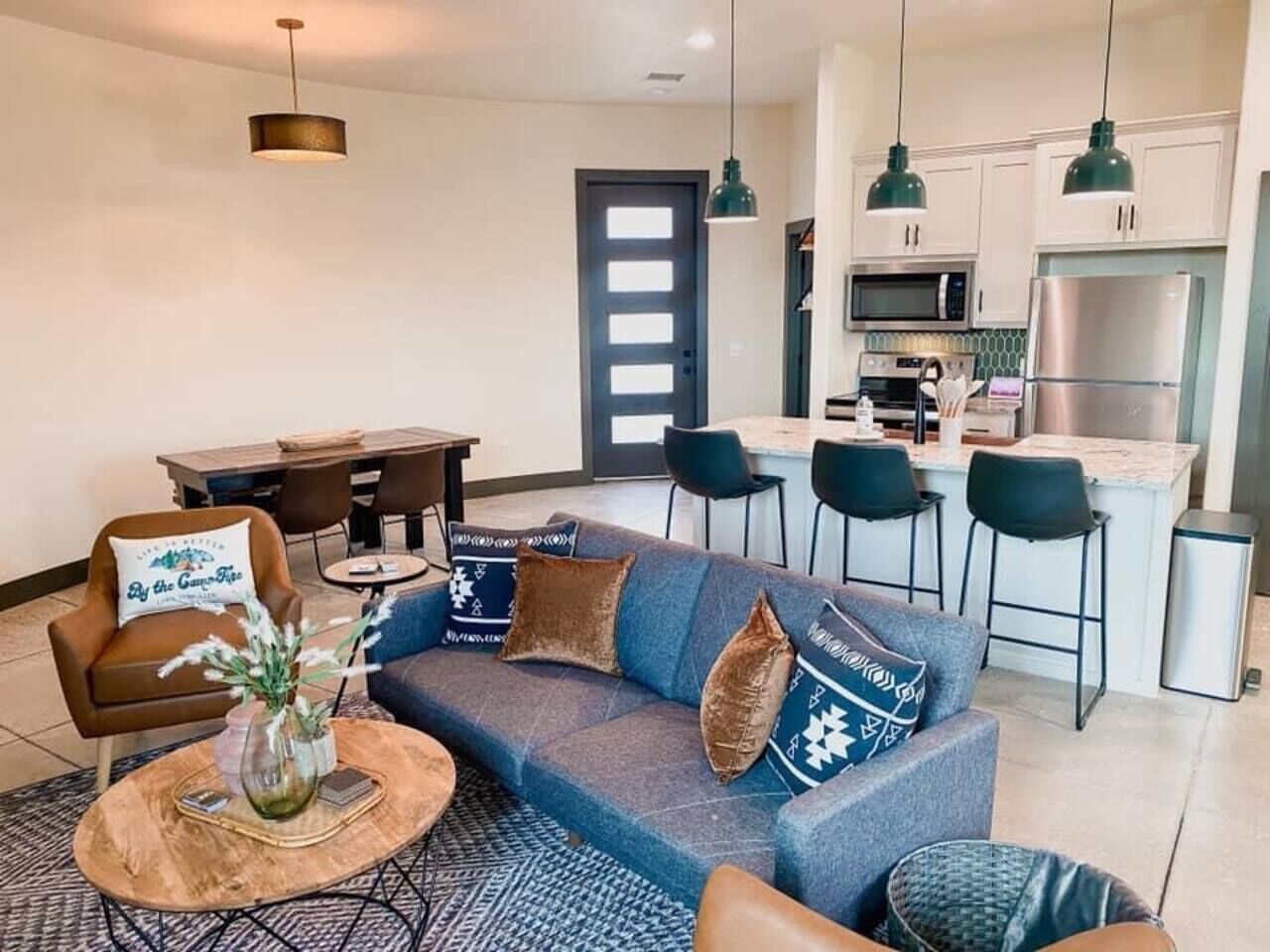 Smart TV, fireplace
