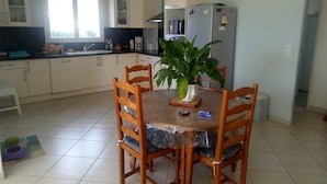 Dining - sur une Colline Belle vue (La palme)