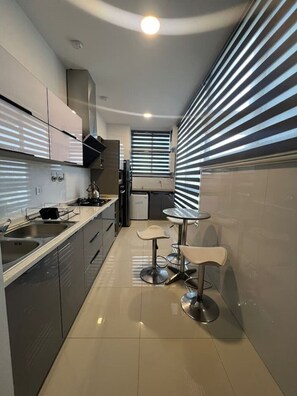 Frigorifero, microonde, forno, tostapane