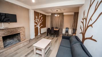 Vila Comfort | Area keluarga | TV, pemutar DVD, film tayangan perdana, dan film berbayar