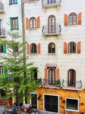 Façana frontal de l'allotjament