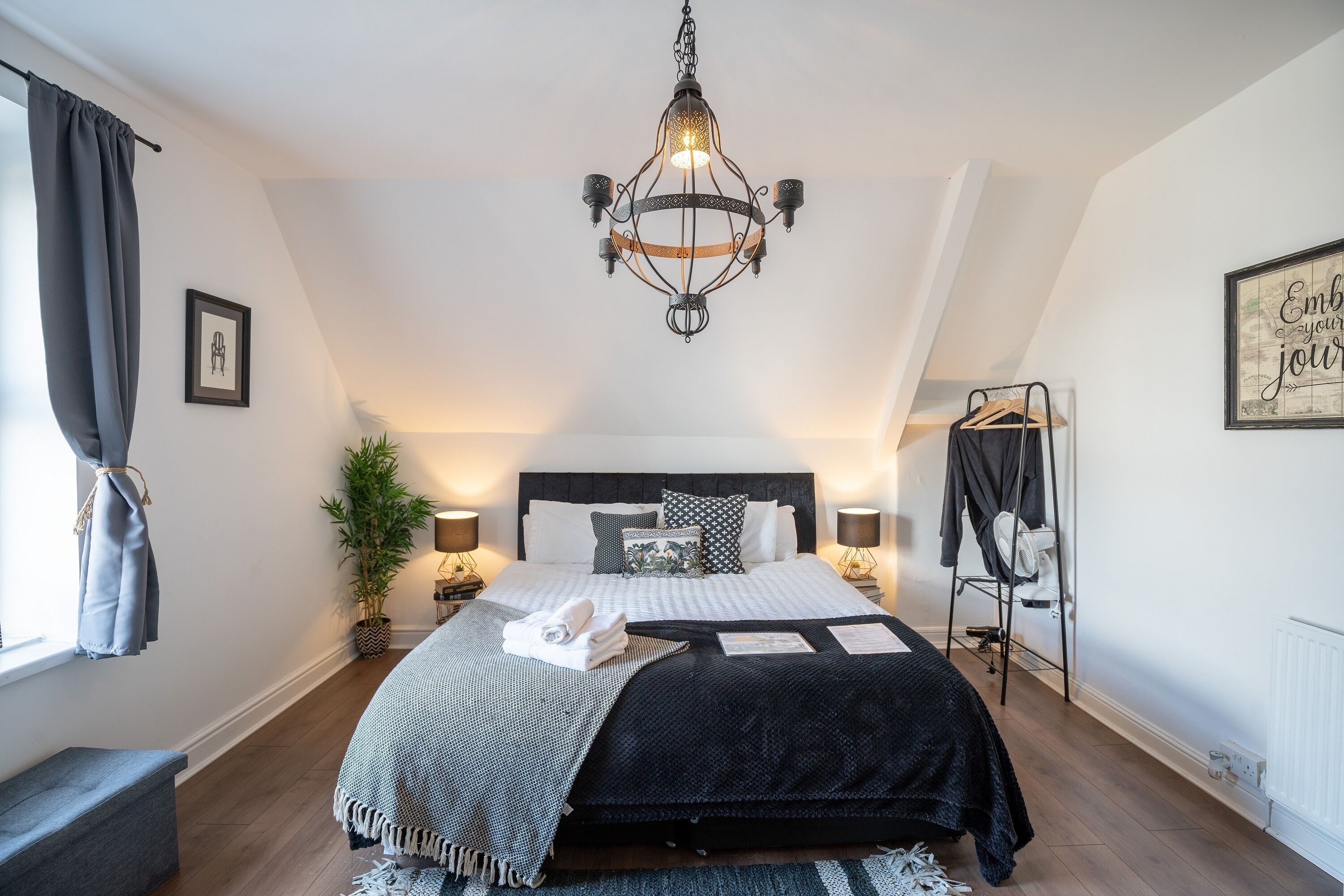 3 bedrooms, iron/ironing board, WiFi, bed sheets