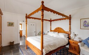 2 bedrooms, iron/ironing board