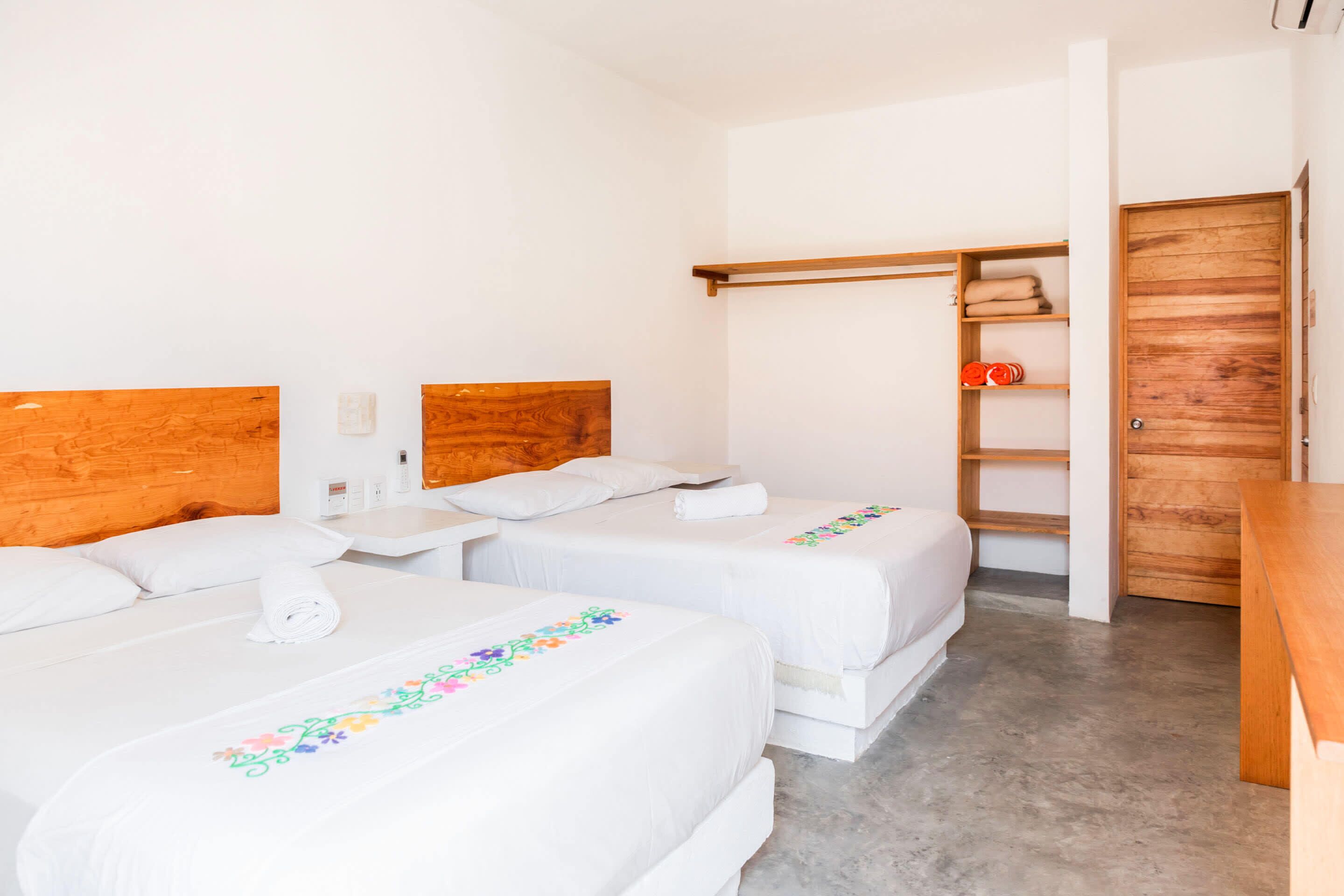 Beach Getaway + Pool, BBQ & Walk to Playa Zicatela