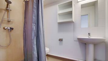 Shower, free toiletries, towels, soap